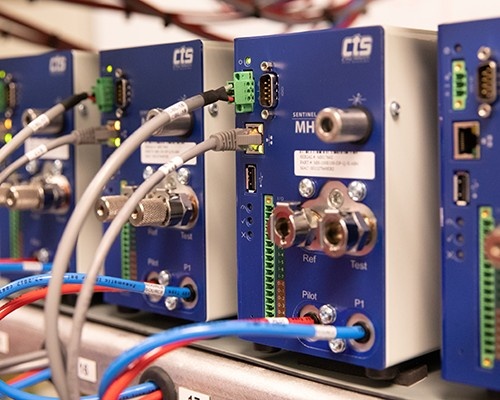 Close-up of CTS Sentinel MH modular pressure-flow leak test setup
